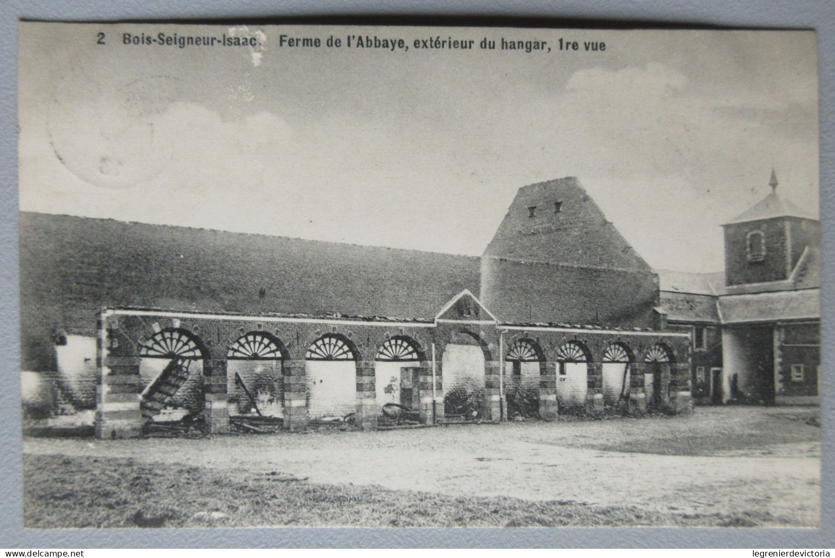 BOIS-SEIGNEUR-ISAAC  Ferme De L'Abbaye, Exterieur Du Hangar , 1re Vue - Braine-l'Alleud