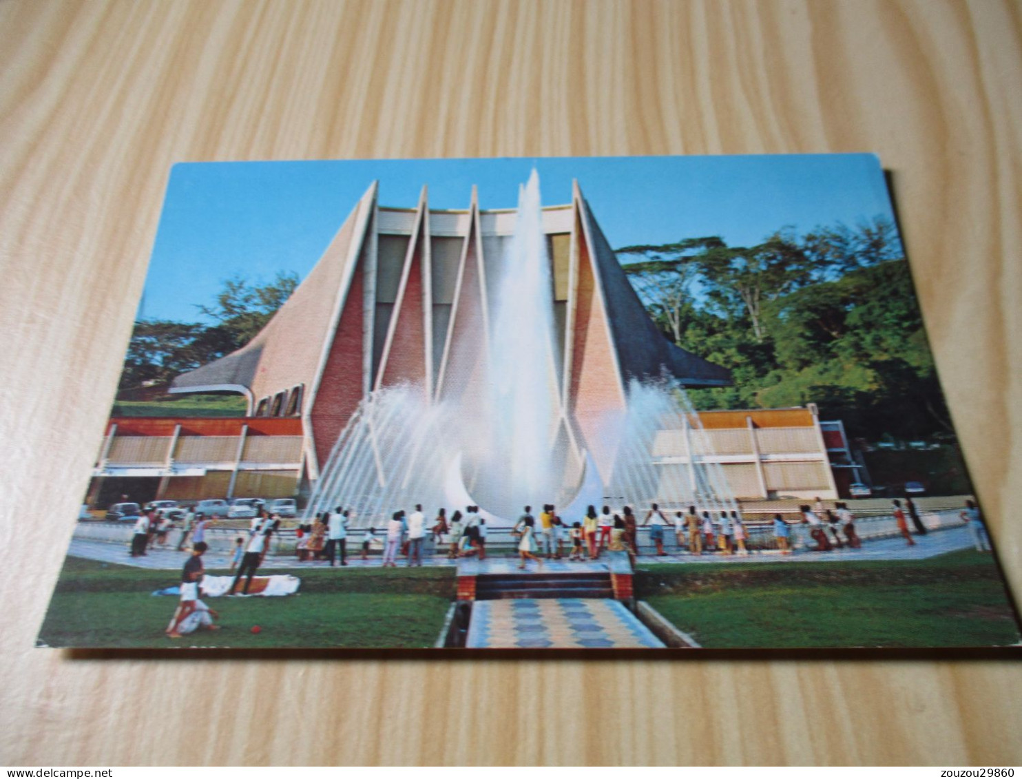 Singapour - National Theatre & Water-Fountain - Carte Animée. - Singapour