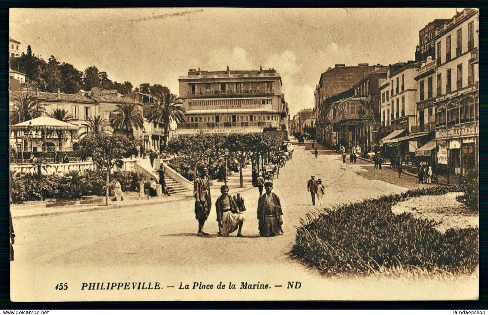 A70  ALGERIE CPSM PHILIPPEVILLE - LA PLACE DE LA MARINE - Sammlungen & Sammellose