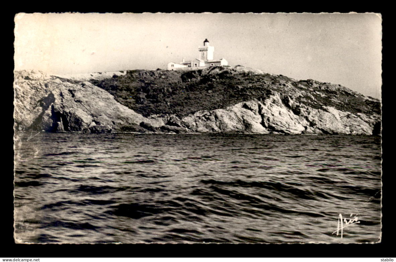 83 - SIX-FOURS-LES-PLAGES - LE BRUSC - L'ILE DU ROUVEAU - PHARE - Six-Fours-les-Plages