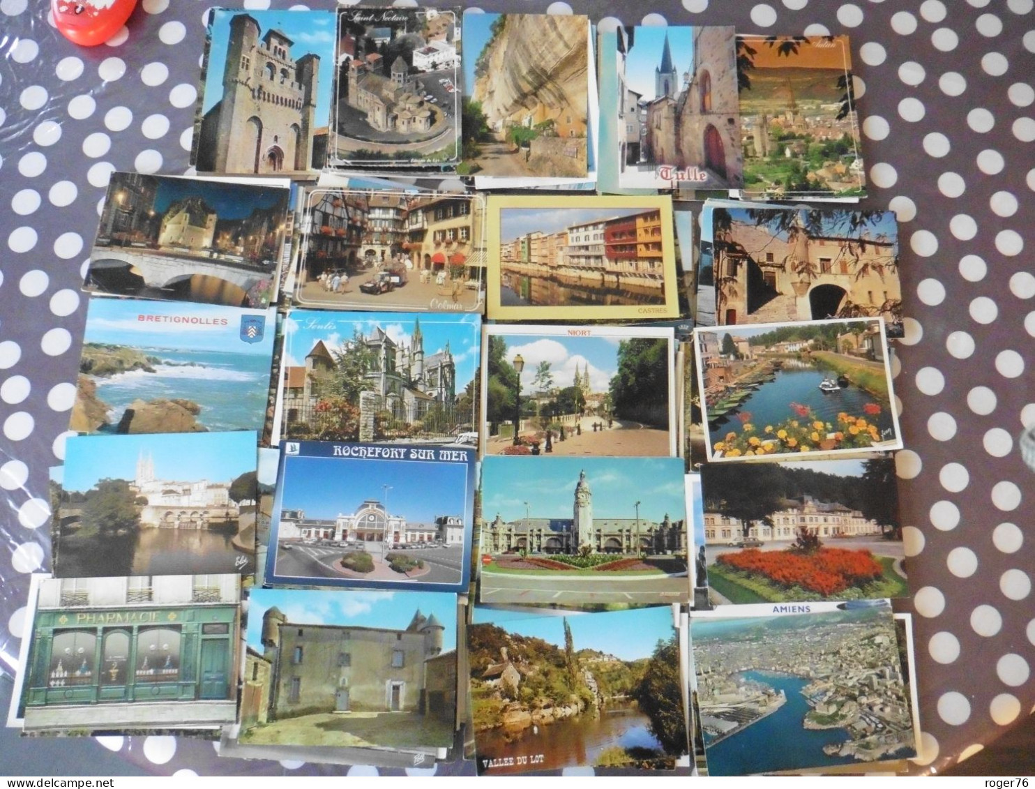 LOT DE   1950   CARTES   POSTALES   DE   FRANCE     PAS   DE    MULTIVUES - 500 Postkaarten Min.