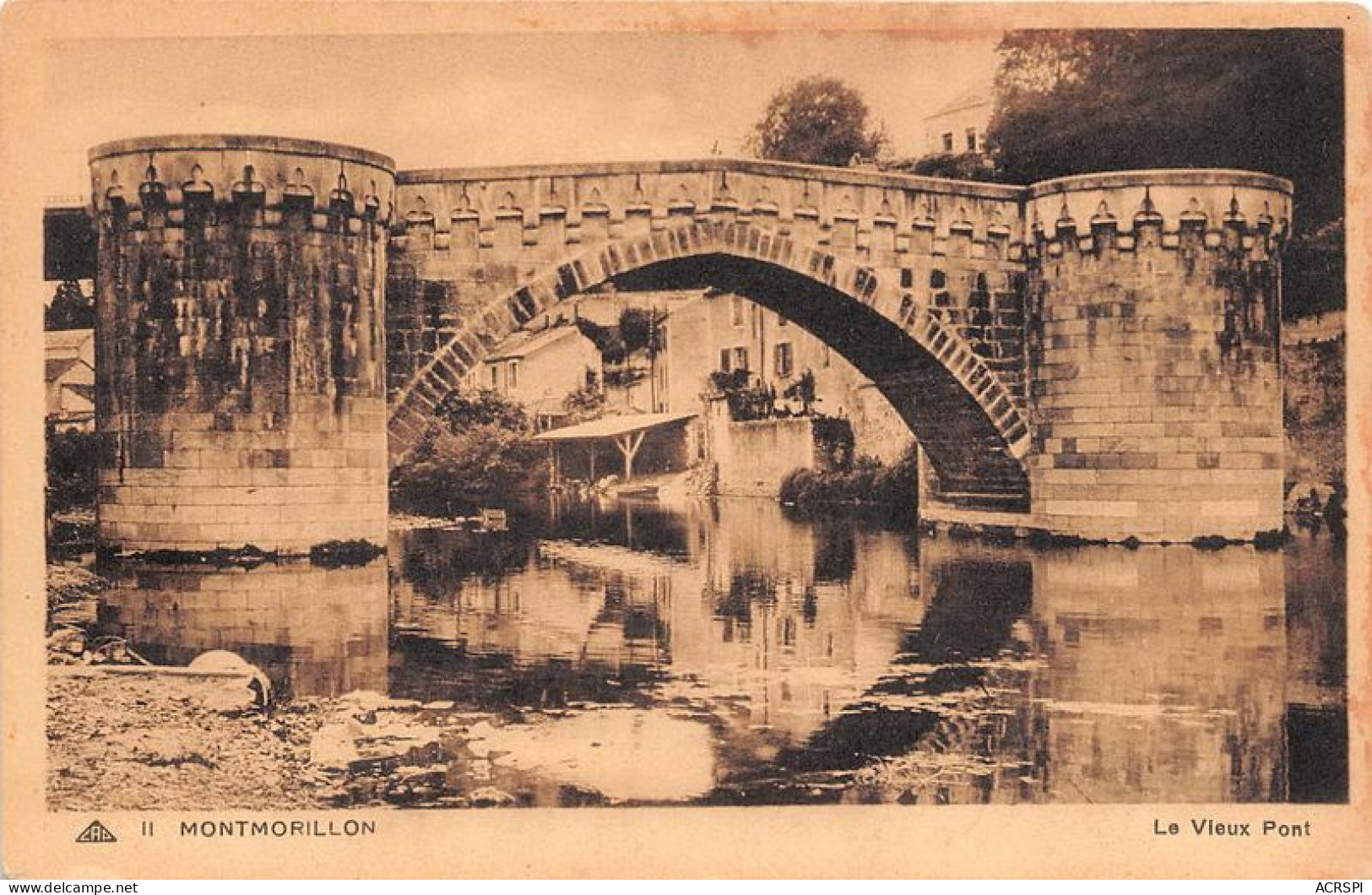 MONTMORILLON Le Vieux Pont 24(scan Recto-verso) MA1720 - Montmorillon