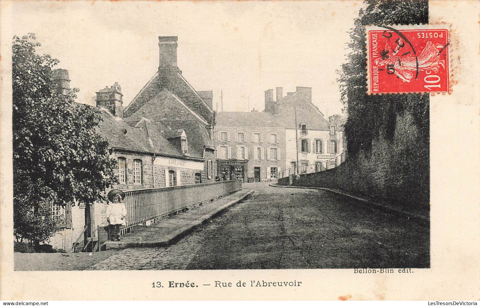 FRANCE - Ernée - Vue Sur La Rue De L'Abreuvoir - Carte Postale Ancienne - Ernee