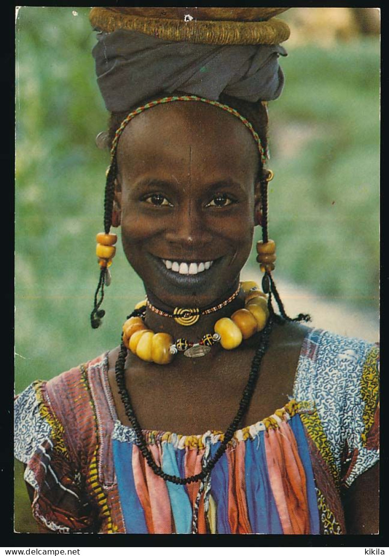 CPSM / CPM 10.5 X 15 HAUTE VOLTA Beau Sourire Peul     D'une Jeune Fille Du BURKINA FASO - Burkina Faso