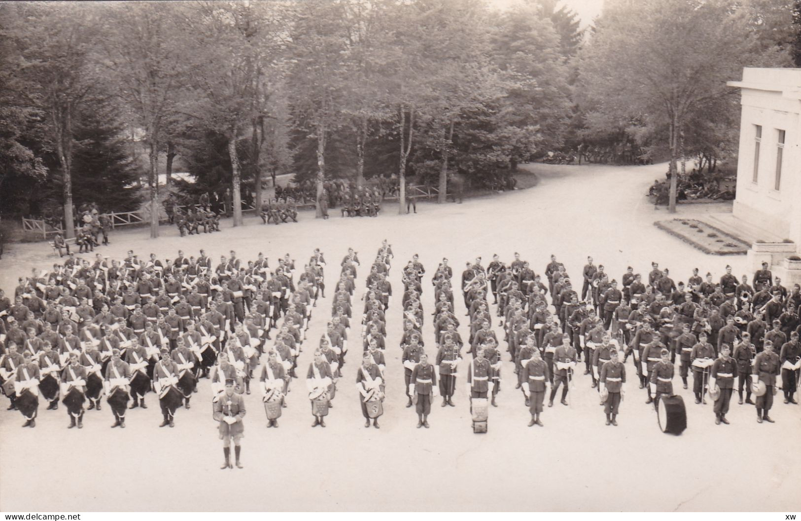 GUERRE -MILITARIA -1939-45 - LA COURTINE-23- 9 août- 42 Musique du 1er, 27, 32e RI et Messe - 4 Cartes photos - 24-03-24