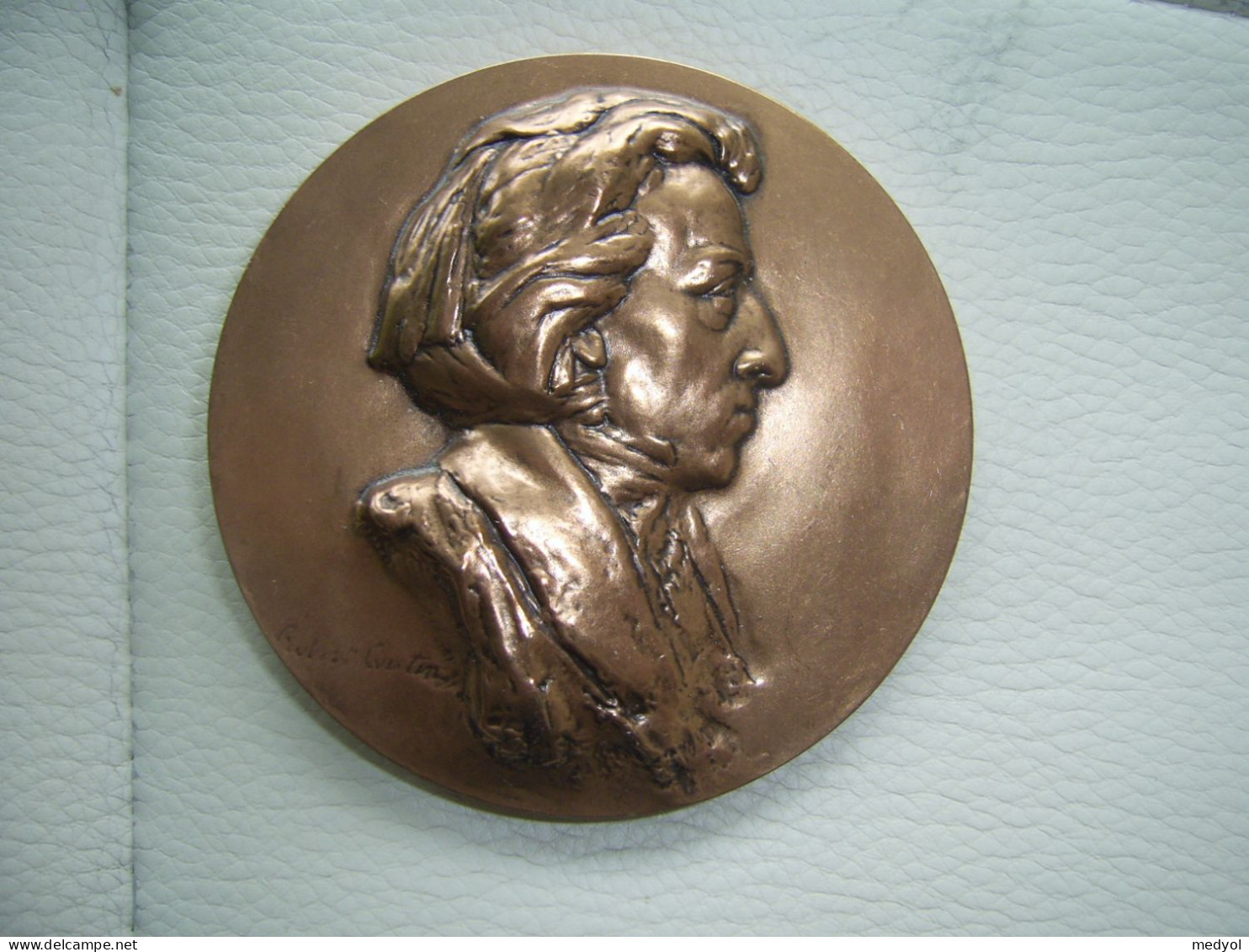 GROSSE MEDAILLE EN BRONZE SIGNEE Robert COUTIN  - CHOPIN - Professionnels / De Société