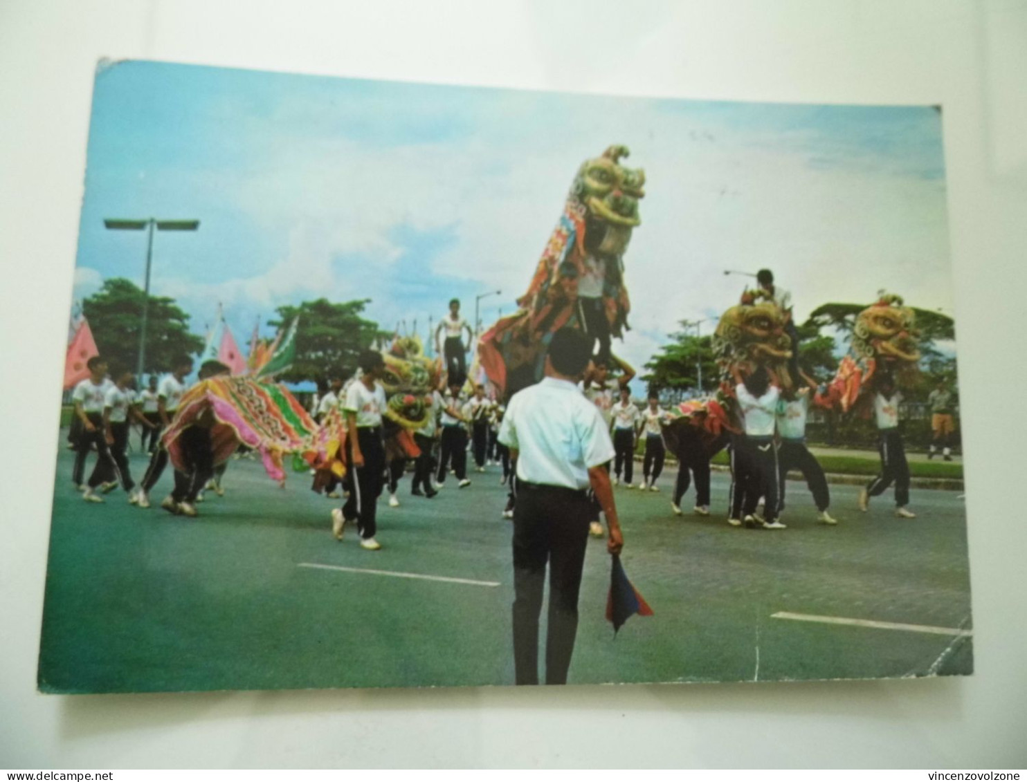 Cartolina Viaggiata "LION DANCE Celebrating National Day Singapore"  1981 - Singapore