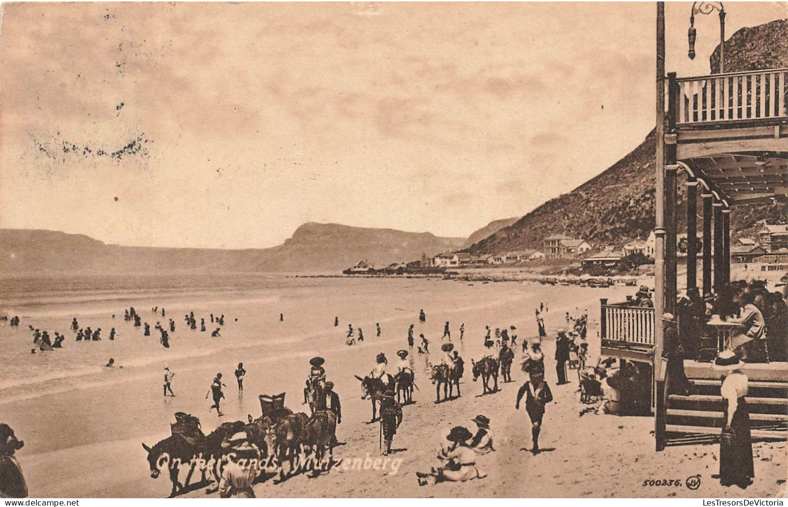 AFRIQUE DU SUD - On The Sands - Muizenberg - Vue Sur La Plage - La Mer - Animé - Carte Postale Ancienne - Zuid-Afrika