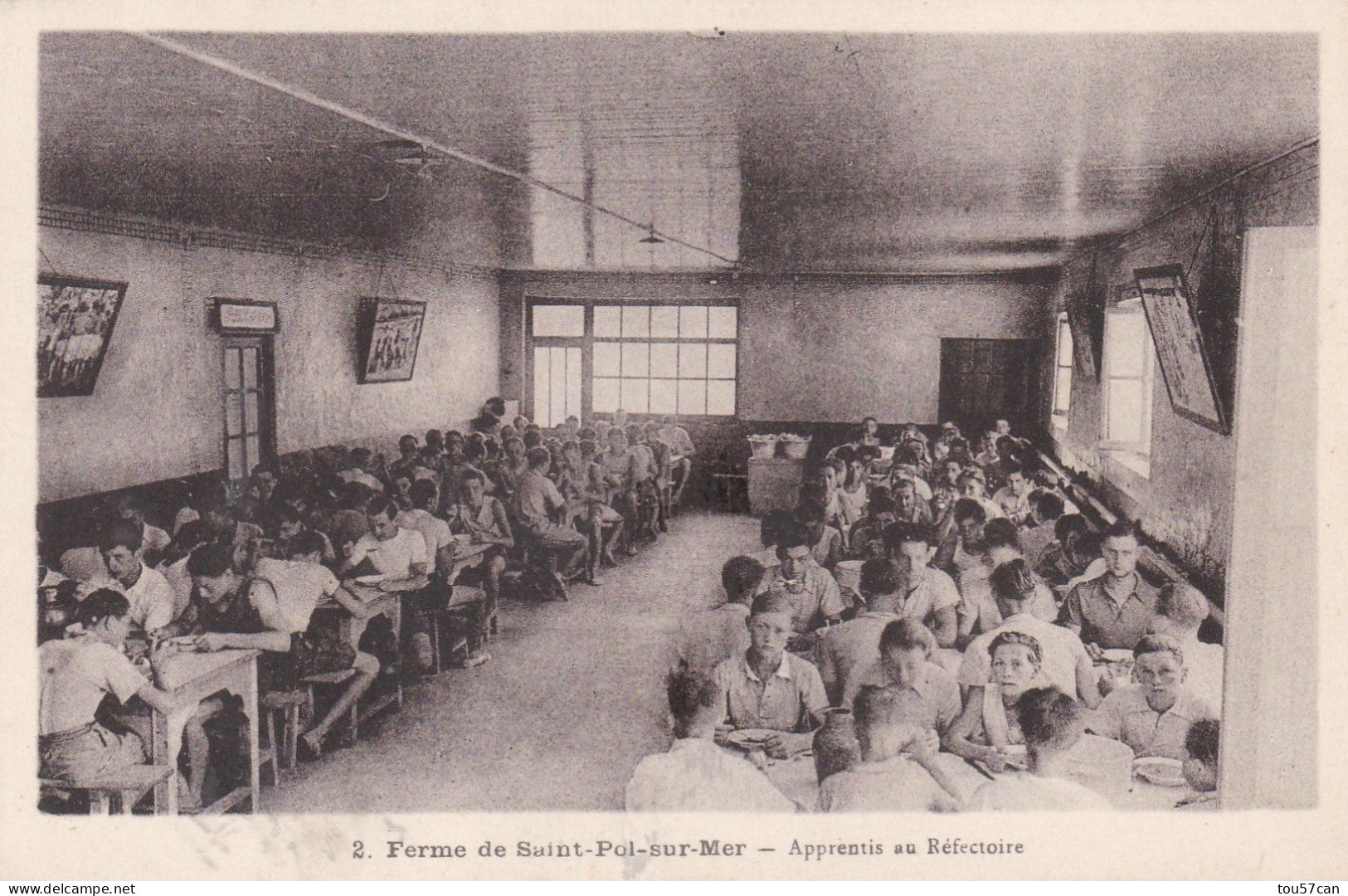 SAINT POL SUR MER   -   NORD   -   (59)   -   CPA BIEN ANIMEE  -  FERME   -   APPRENTIS AU REFECTOIRE. - Saint Pol Sur Mer