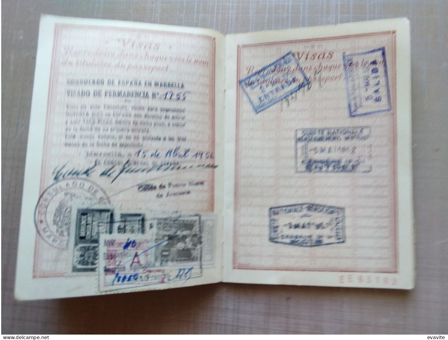 Passeport Délivré En 1937 à VALENCE  (voir Timbres)  Visa Espagne En 1952 - Spartiti