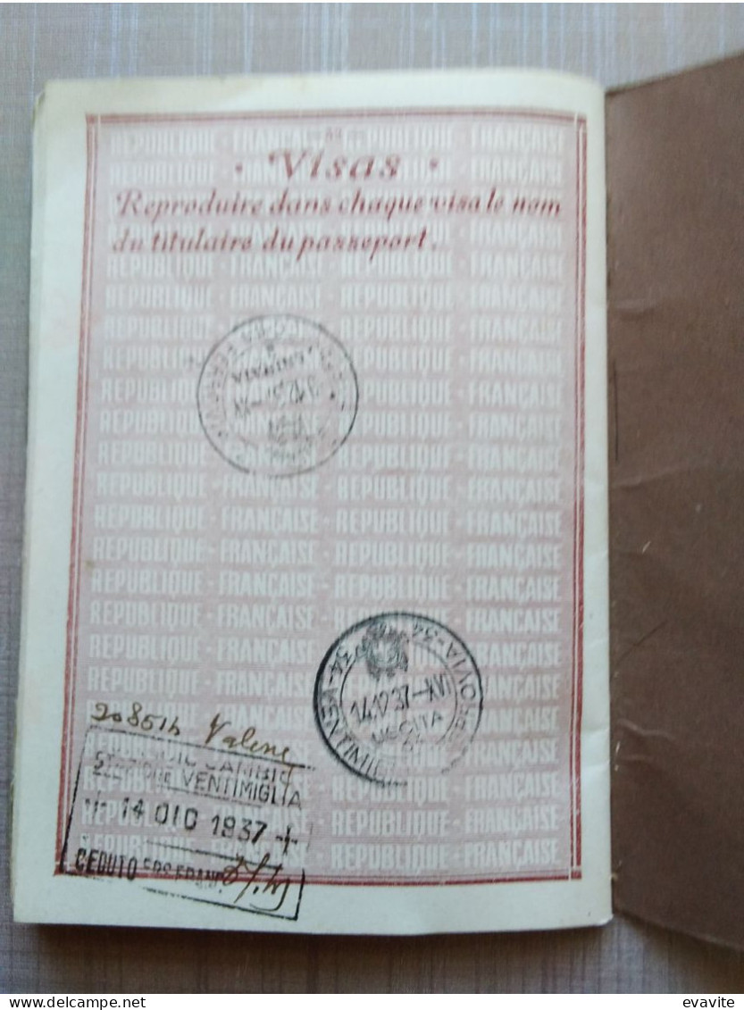 Passeport Délivré En 1937 à VALENCE  (voir Timbres)  Visa Espagne En 1952 - Spartiti