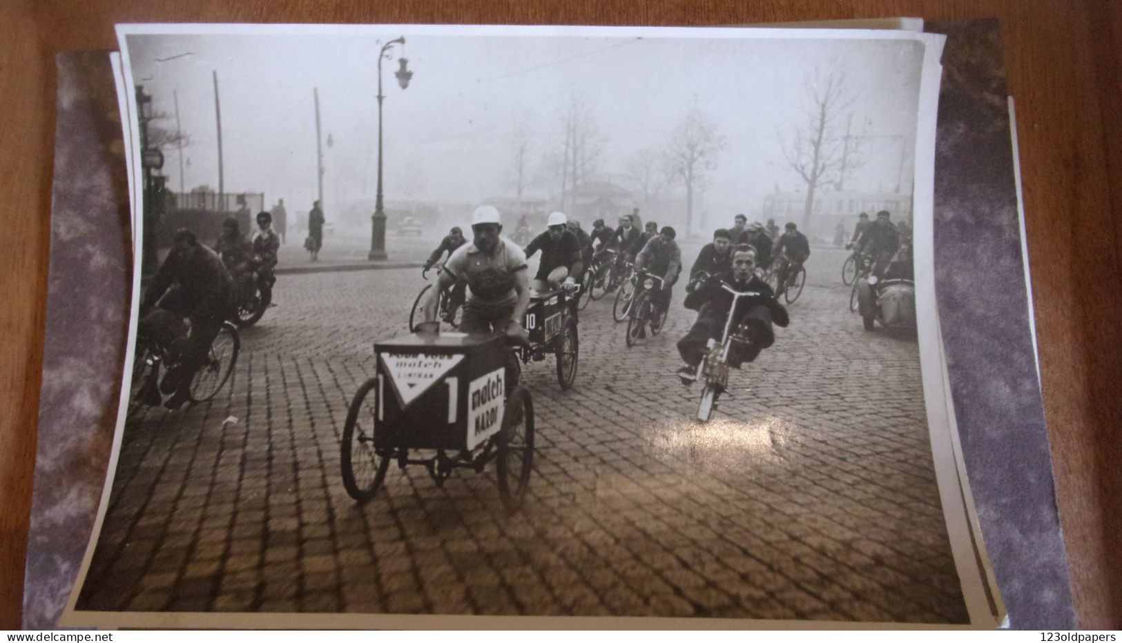 LOT  PHOTOS AMATEUR  cyclisme VELO 4 JOURS DE PARIS 1946 BRAQUET CLUB PARIS BREST CHAMPIONNAT DES ARTS 1935....