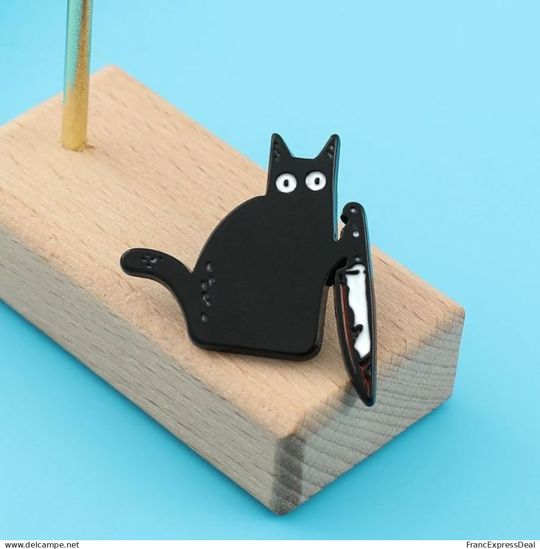 Pin's NEUF En Métal Pins - Chat Noir Avec Un Couteau Killer Cat (Réf 5) - Animales