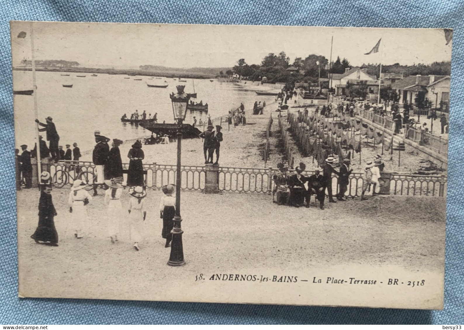 CPA - ANDERNOS-les-BAINS - La Place-Terrasse - Andernos-les-Bains