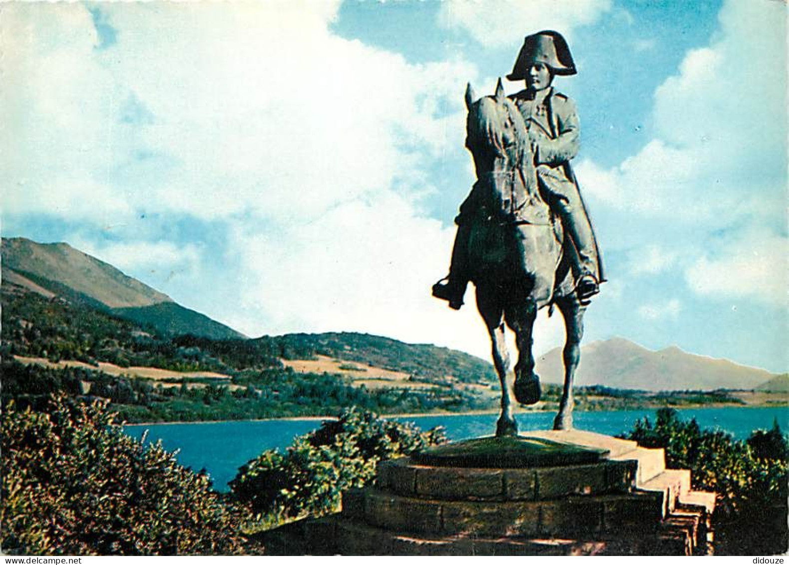 38 - Laffrey - La Statue De Napoléon (par Frémiet) Au Lac De Laffrey  - CPM - Voir Scans Recto-Verso - Laffrey