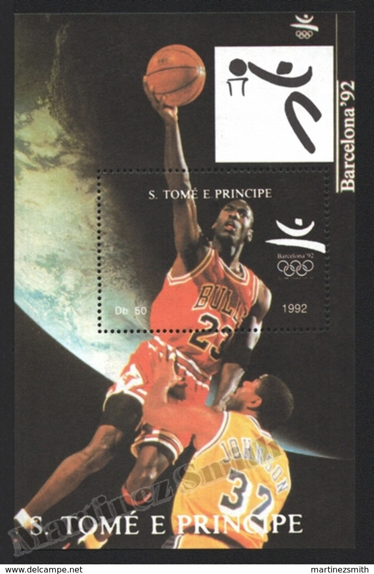 Sao Tome & Principe 1992 Yvert BF 137, Sports. Barcelona Olympic Games, Basketball - Miniature Sheet - MNH - São Tomé Und Príncipe