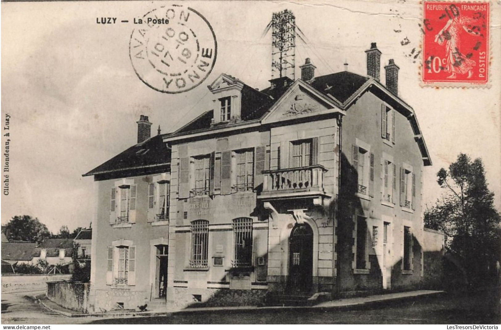 FRANCE - Luzy - La Poste - Vue Générale De La Poste - Vue à L'extérieure - Face à L'entrée - Carte Postale Ancienne - Chateau Chinon