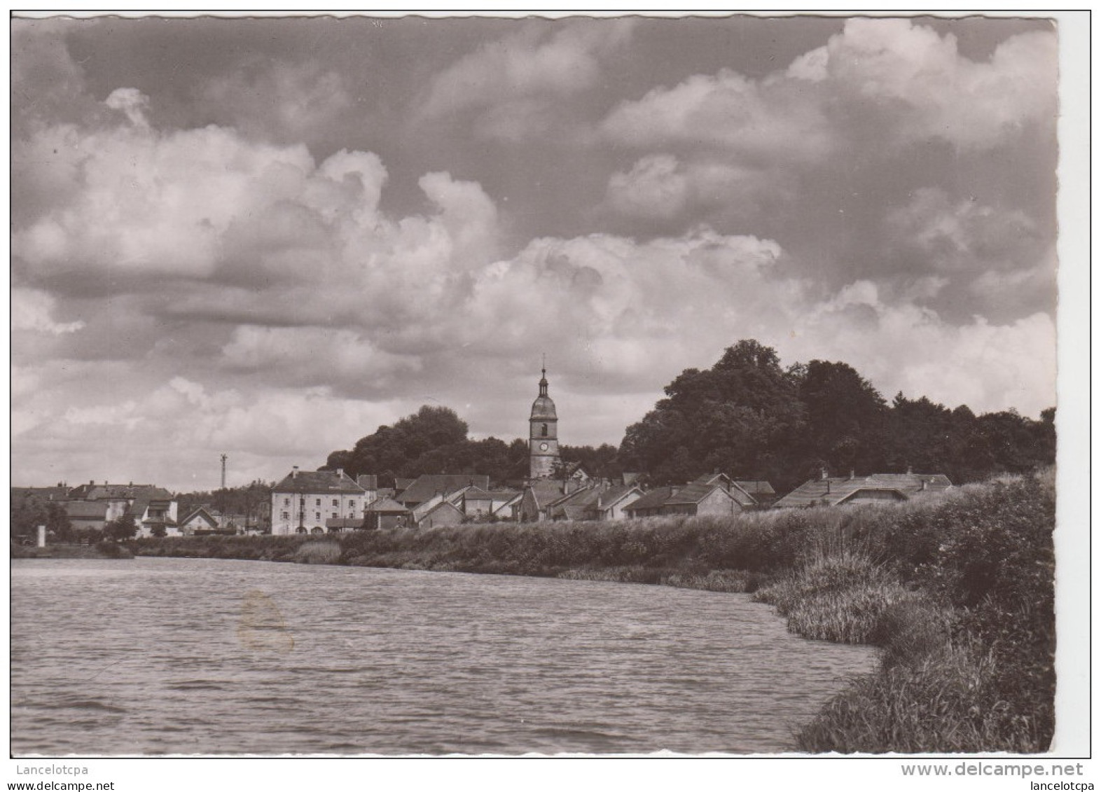 70 - PORT SUR SAONE / SUR LA DIGUE - Port-sur-Saône