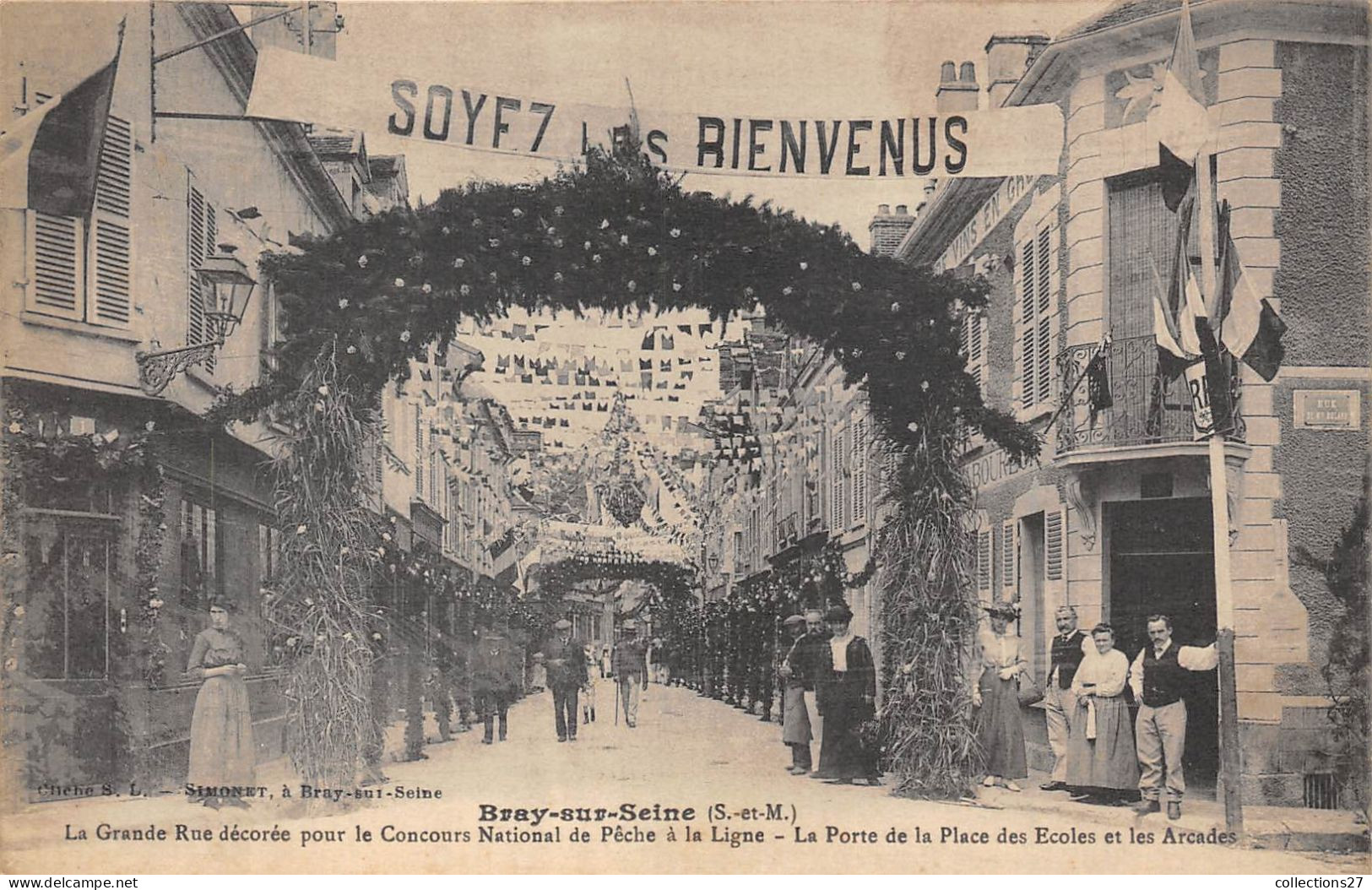 77-BRAY-SUR-SEINE- LA GRANDE RUE DECOREE POUR LE CONCOUR NATIONALE DE PÊCHE A LA LIGNE - LES ARCADES - Bray Sur Seine