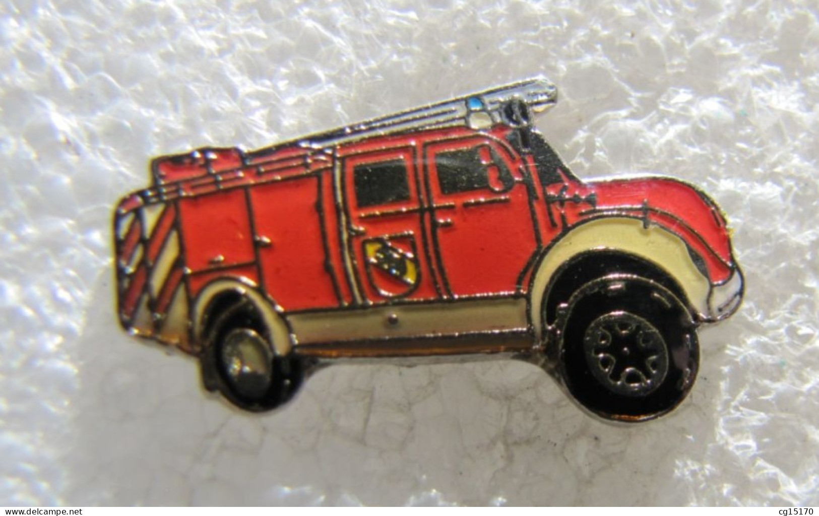 RARE PIN'S   CAMION POMPIERS  MAGIRUS DEUTZ - Bomberos