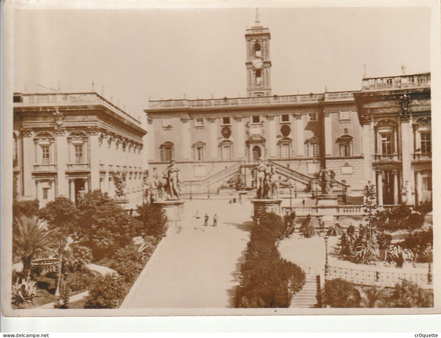 # ITALIE - ROME - ROMA / PANORAMAS et MONUMENTS vers 1950 en 32 CARTES POSTALES en NOIR et BLANC