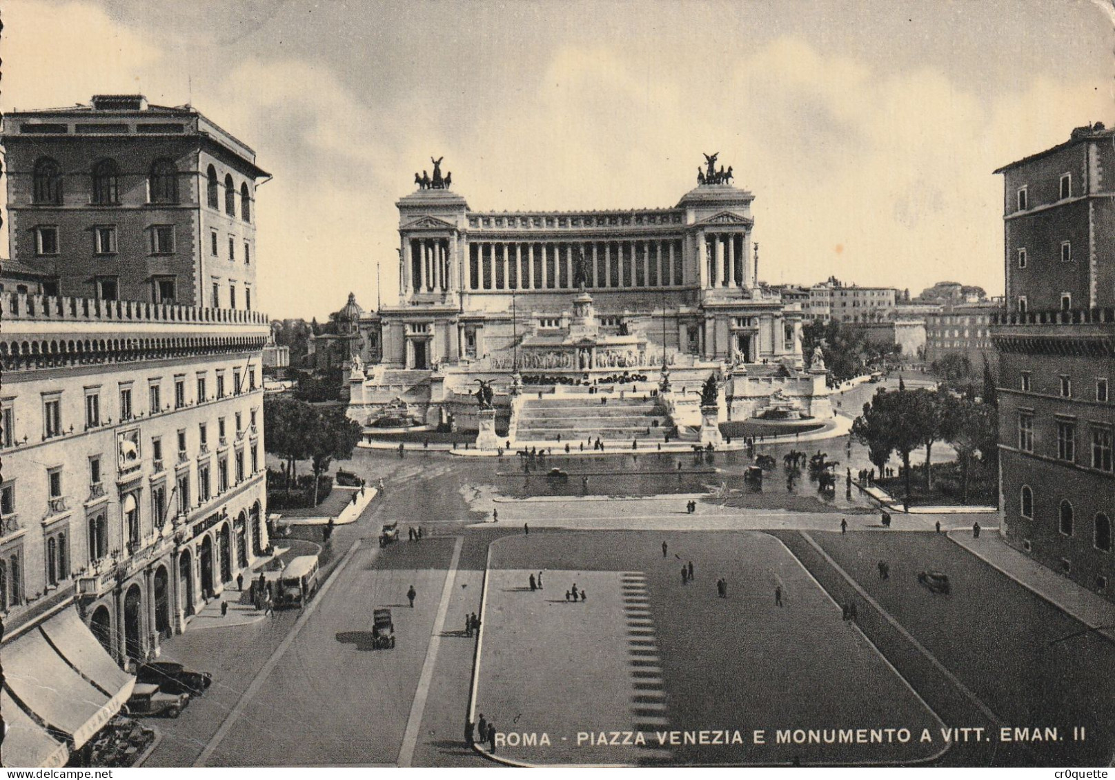 # ITALIE - ROME - ROMA / PANORAMAS et MONUMENTS vers 1950 en 32 CARTES POSTALES en NOIR et BLANC