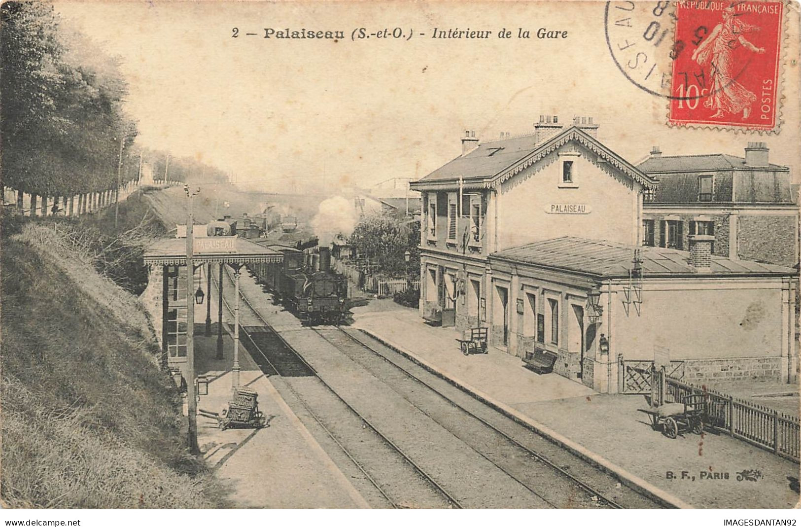91 PALAISEAU #26794 INTERIEUR GARE LOCOMOTIVE TRAIN CHARRETTES A BRAS - Palaiseau