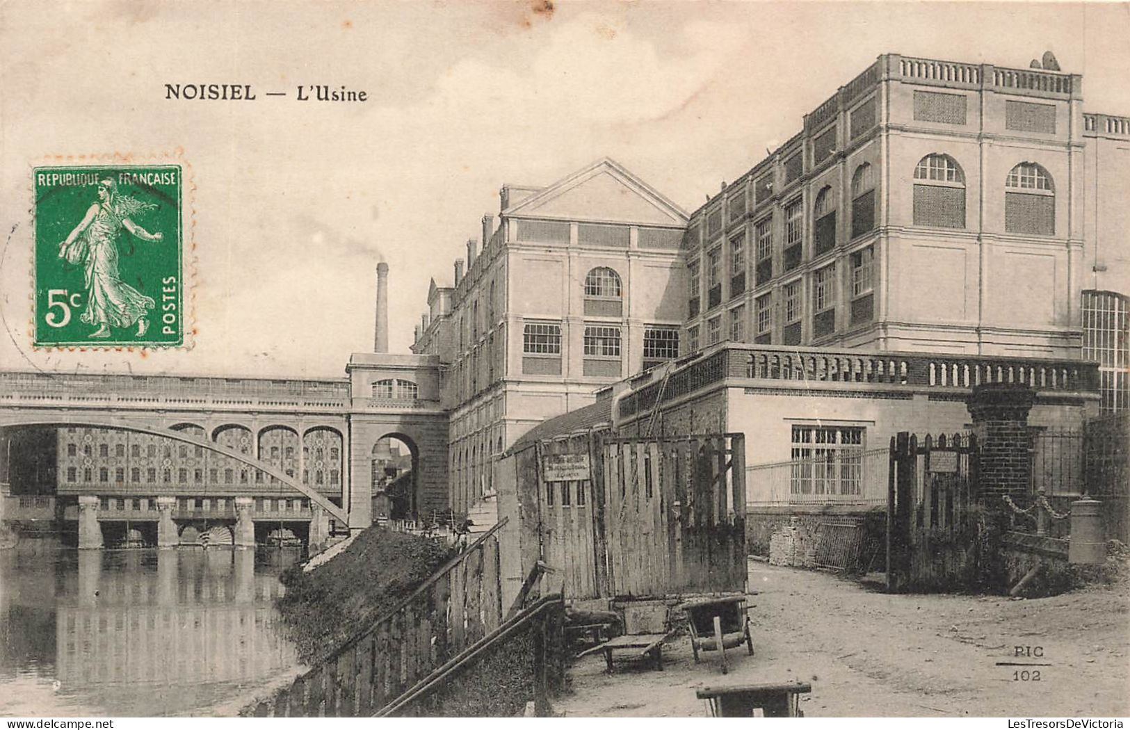 FRANCE - Noisiel - L'usine - Vue Générale - Face à L'entrée - De L'extérieure - Carte Postale Ancienne - Noisiel