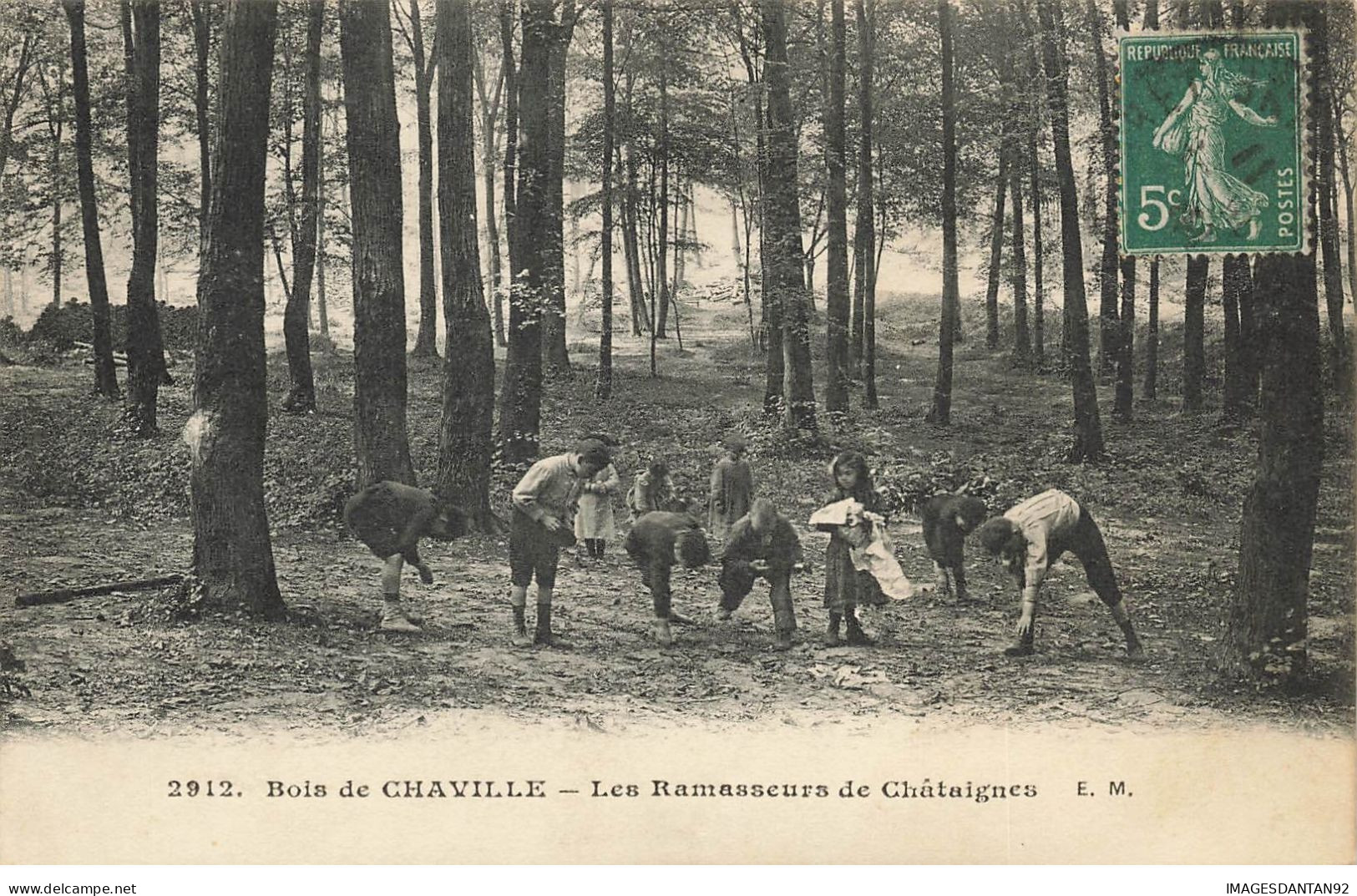 92 CHAVILLE #28319 BOIS LES RAMASSEURS DE CHATAIGNES - Chaville