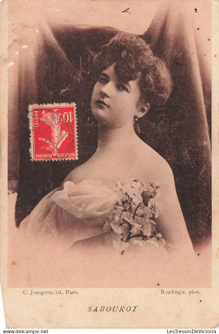 FANTAISIES - Femmes - C Jeangette éd Paris - Sabourot - Une Femme En Robe - Carte Postale Ancienne - Vrouwen