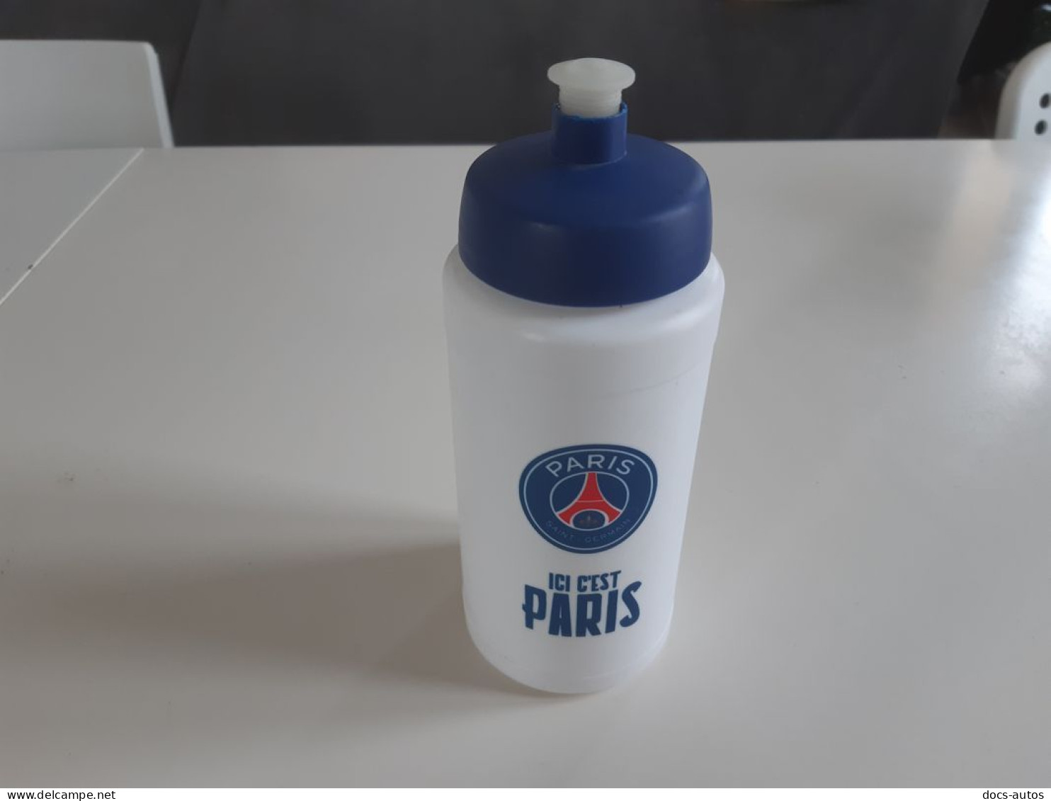 Gourde Collection Paris Saint Germain - Habillement, Souvenirs & Autres