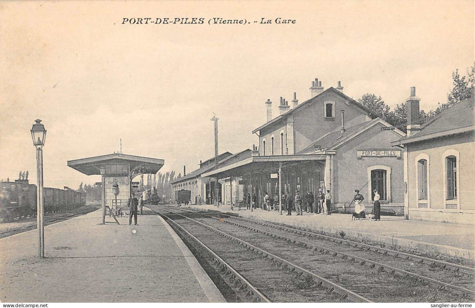 CPA 86 PORT DE PILES / LA GARE - Autres & Non Classés