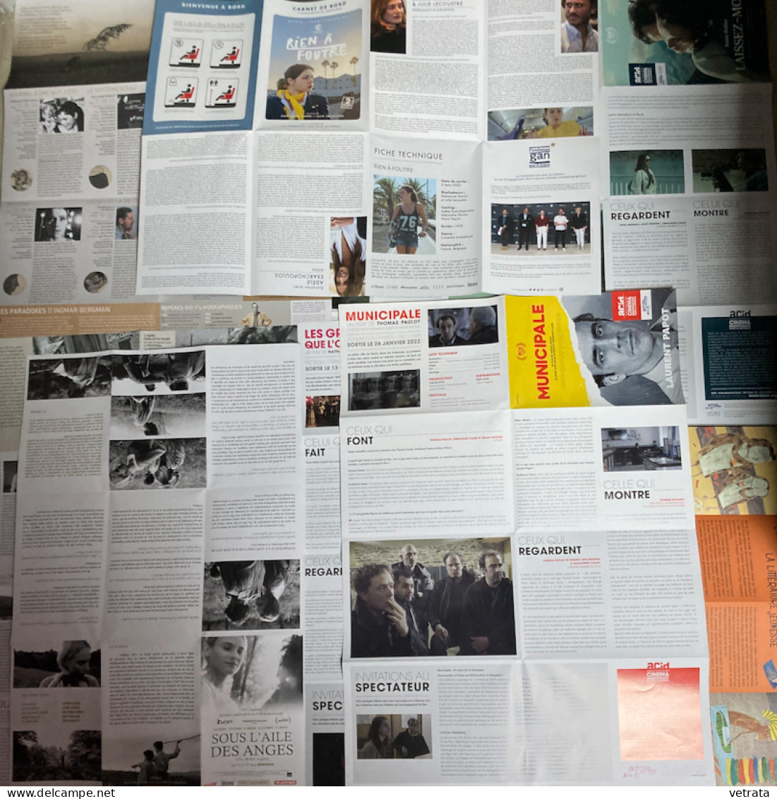 Cinéma : 63 articles = 14 Livrets-Brochures-Programmes/27 Cartes/9 Dépliants-Affichettes/10 Plaquettes 4 pages/1 Déplian