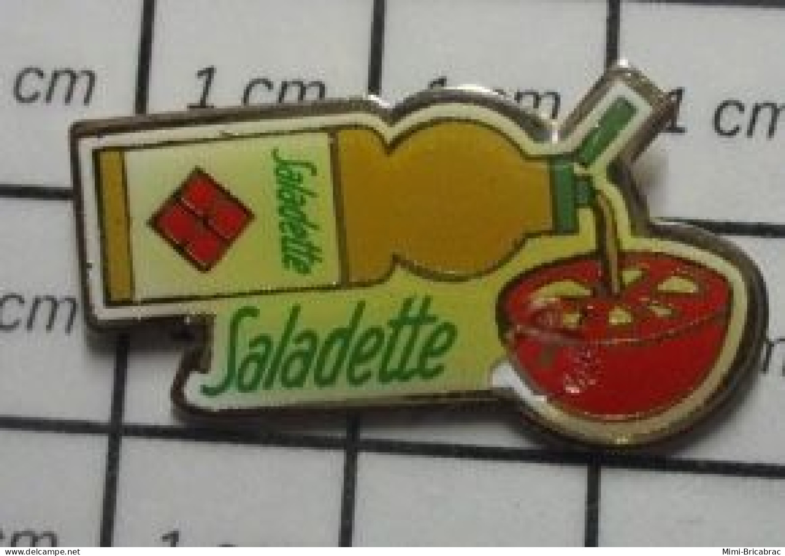 2020  Pin's Pins / Beau Et Rare / ALIMENTATION / BOUTEILLE DE VINAIGRETTE LESIEUR SALADETTE TOMATE - Alimentation