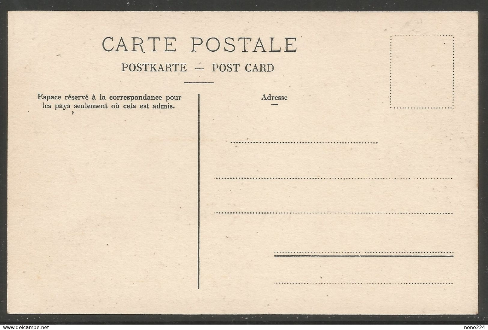 Carte P ( Fleurier / Rue De La Place D'Armes Et Chapeau Napoléon ) - Fleurier