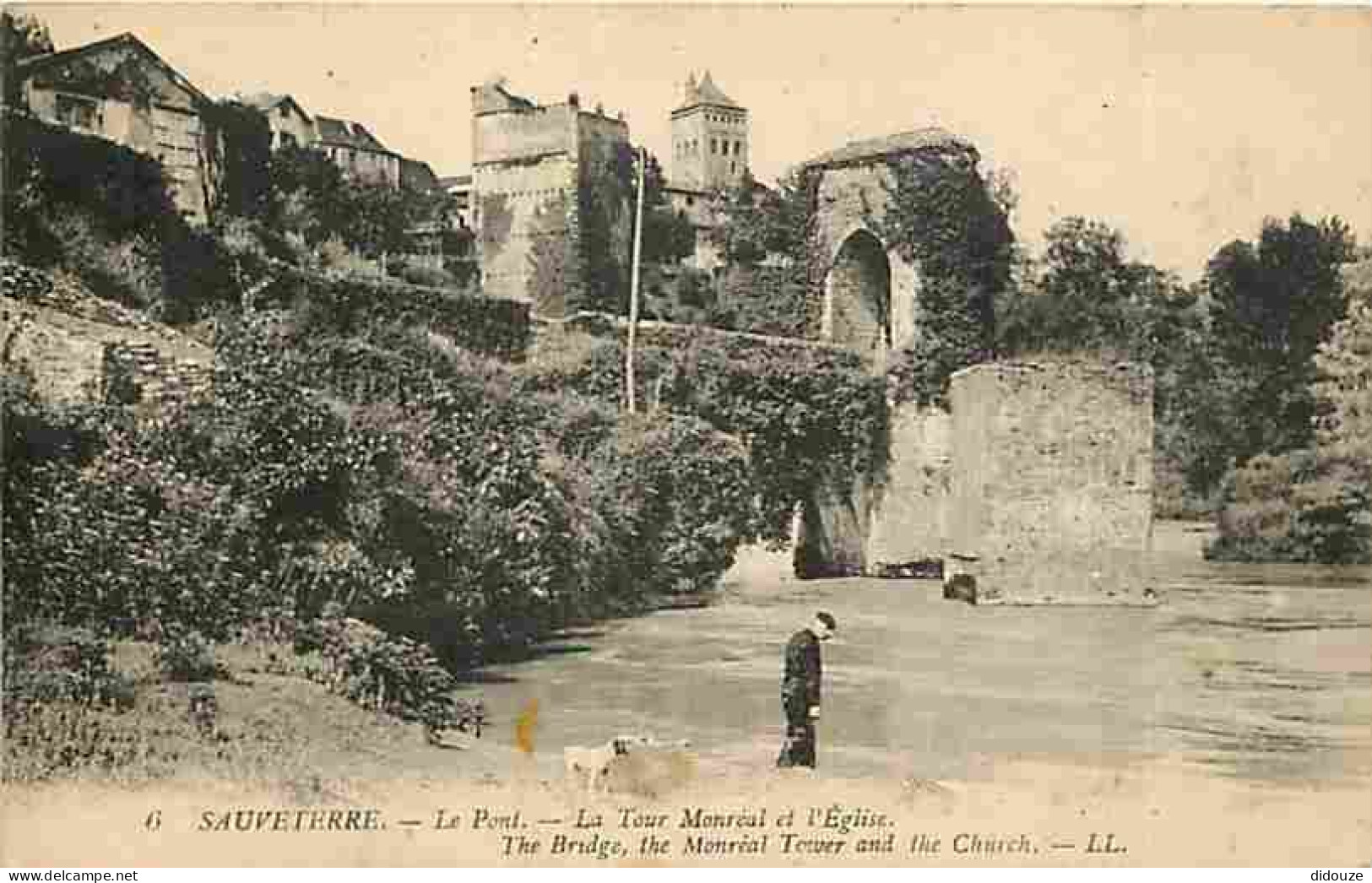 64 - Sauveterre - Le Pont - La Tour Montréal - L'Eglise - Animée - CPA - Voir Scans Recto-Verso - Sauveterre De Bearn