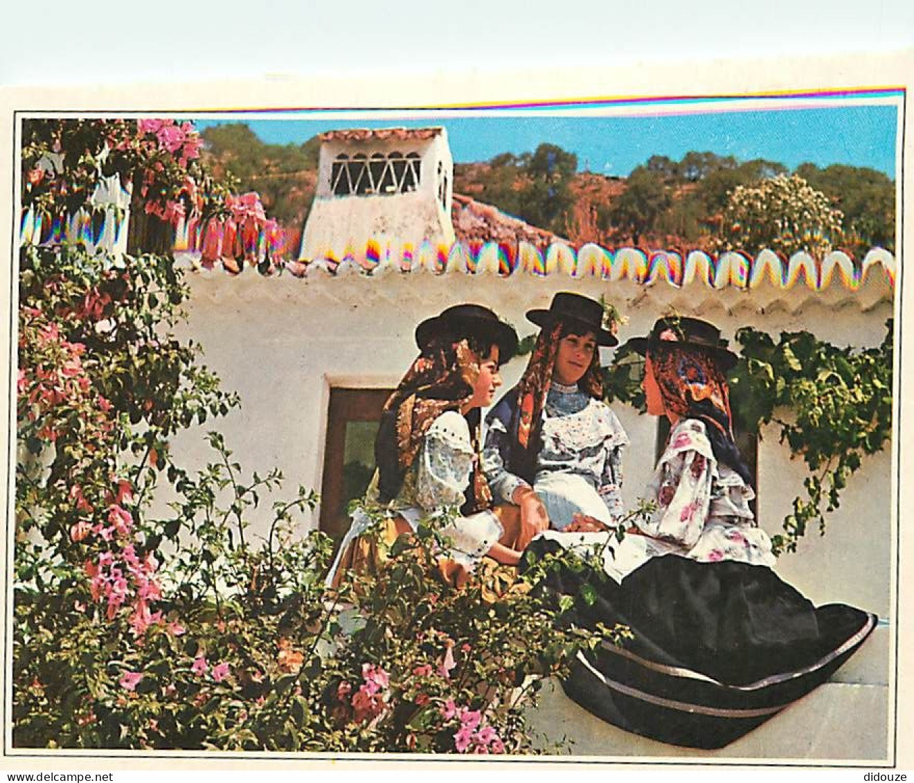 Portugal - Alte - Raparigas Com Trajes Tipicos - Demoiselles Avec Das Robes Typiques - Folklore - Fleurs - CPM - Carte N - Faro