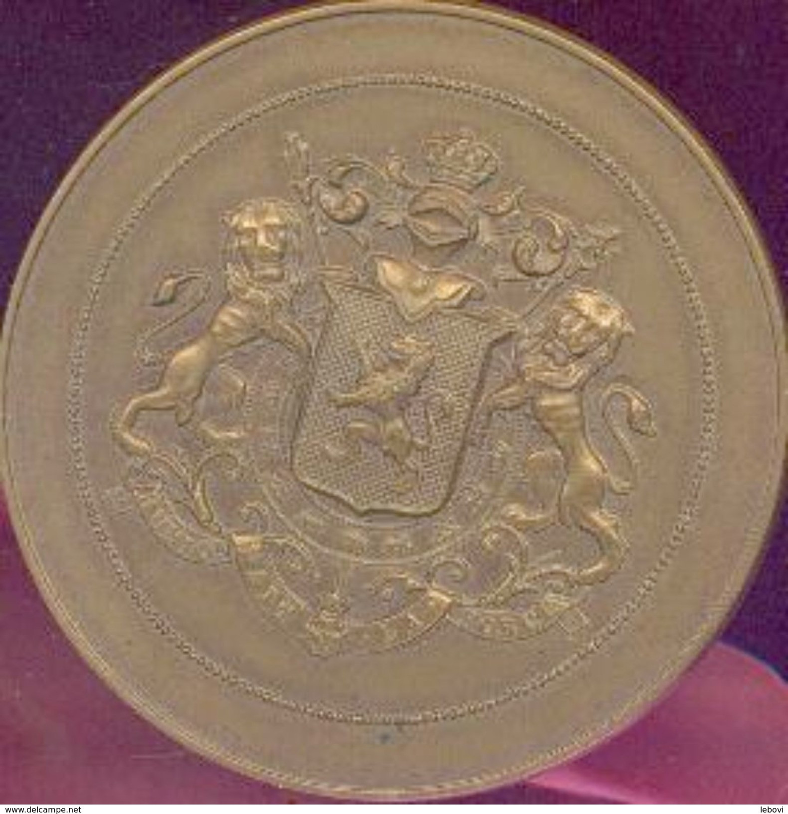 Médaille Ministère De La FAMILLE ET DU LOGEMENT - Sonstige & Ohne Zuordnung