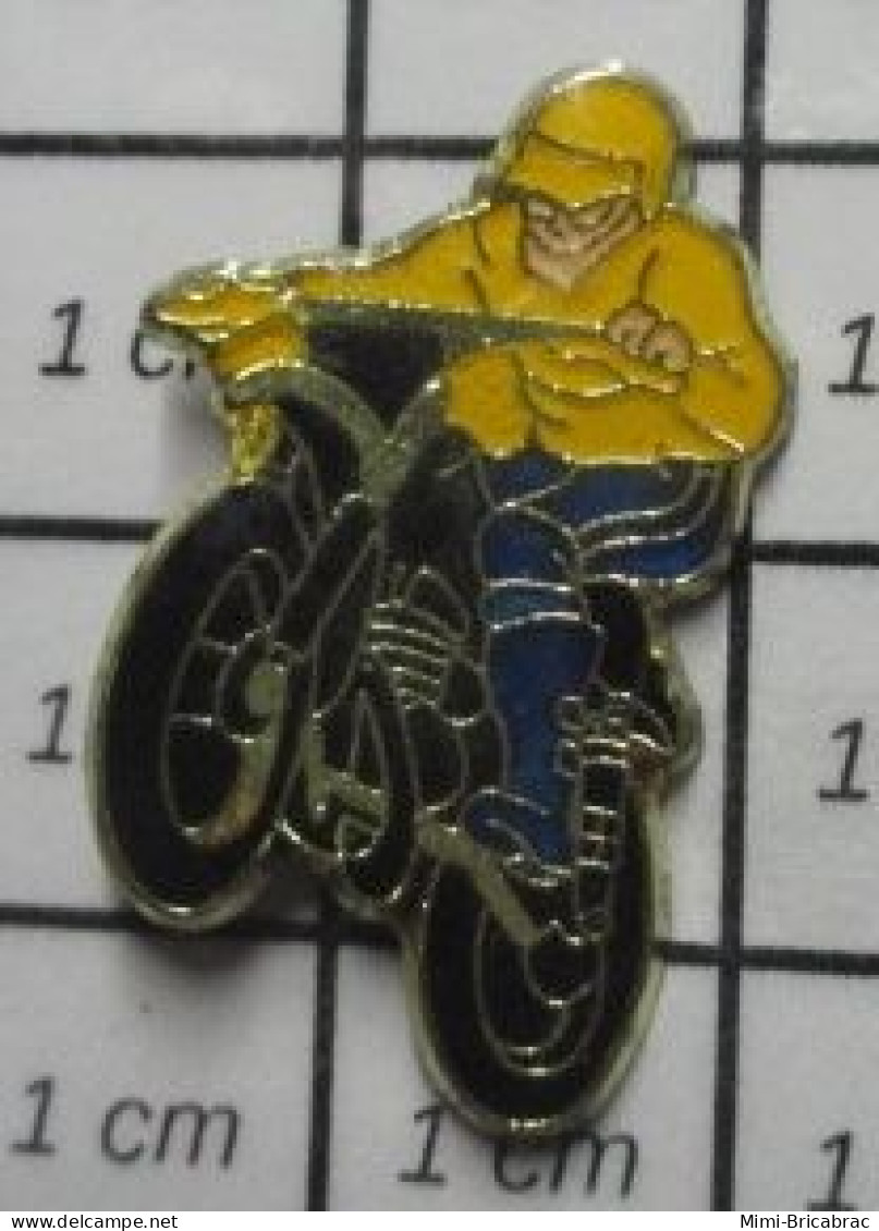 1516B Pin's Pins / Beau Et Rare / MOTOS / MOTARD BLEU ET JAUNE MOTO CROSS - Motorräder