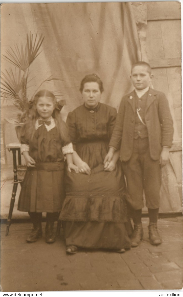 Menschen Soziales Leben Gruppenfoto Mutter Mit 2 Kindern 1910 Privatfoto - Unclassified