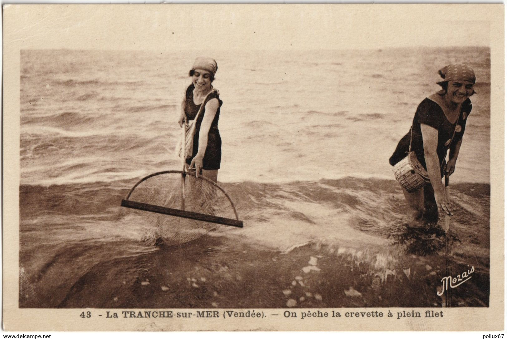 CPA DE LA TRANCHE-SUR-MER  (VENDÉE)  ON PÊCHE LA CREVETTE À PLEIN FILET - La Tranche Sur Mer