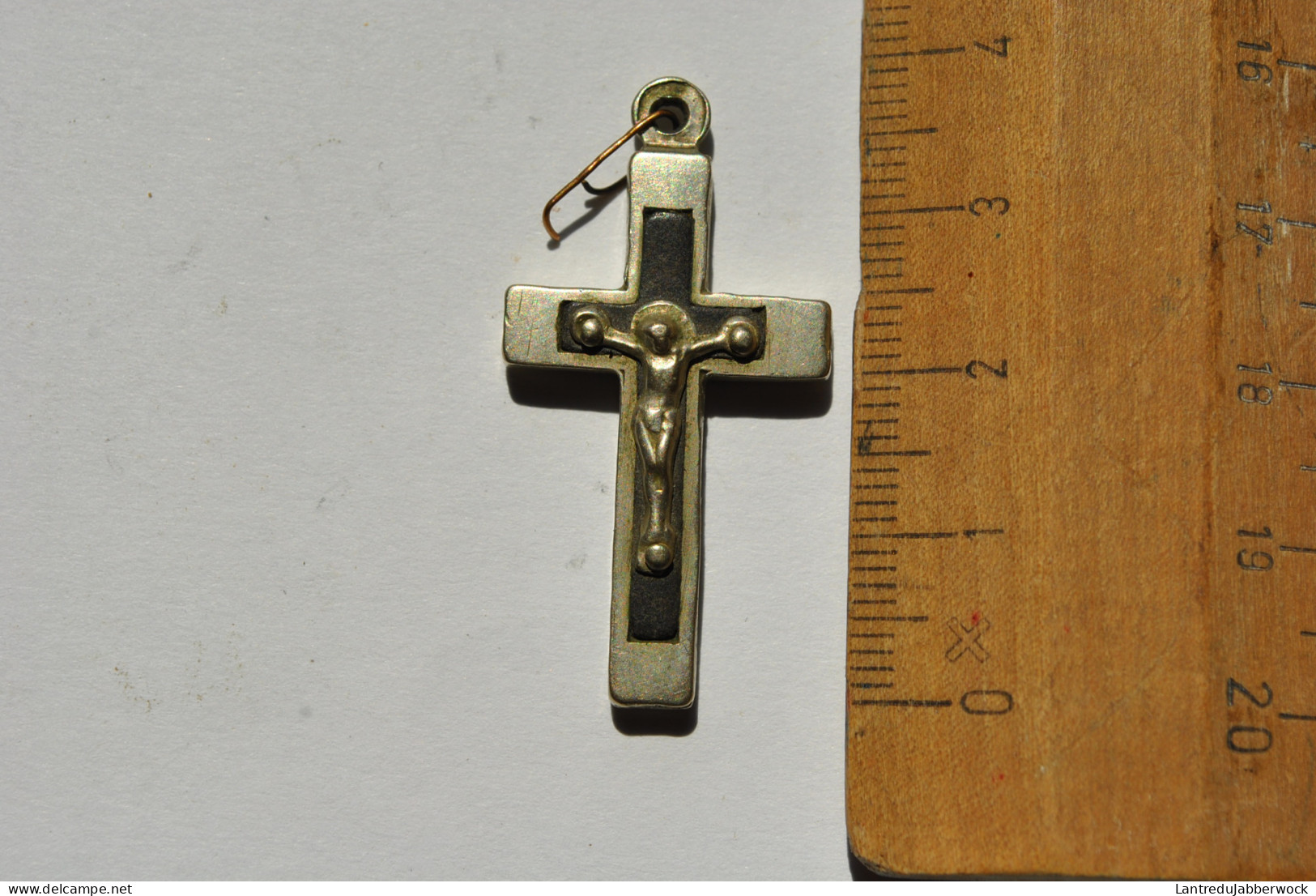 Ancien Pendentif Crucifix Bois Noir Et Metal 2 Kruisbeeld Zwarte Hout En Metaal Reliquaire Chapelet Croix Pectorale - Religion &  Esoterik