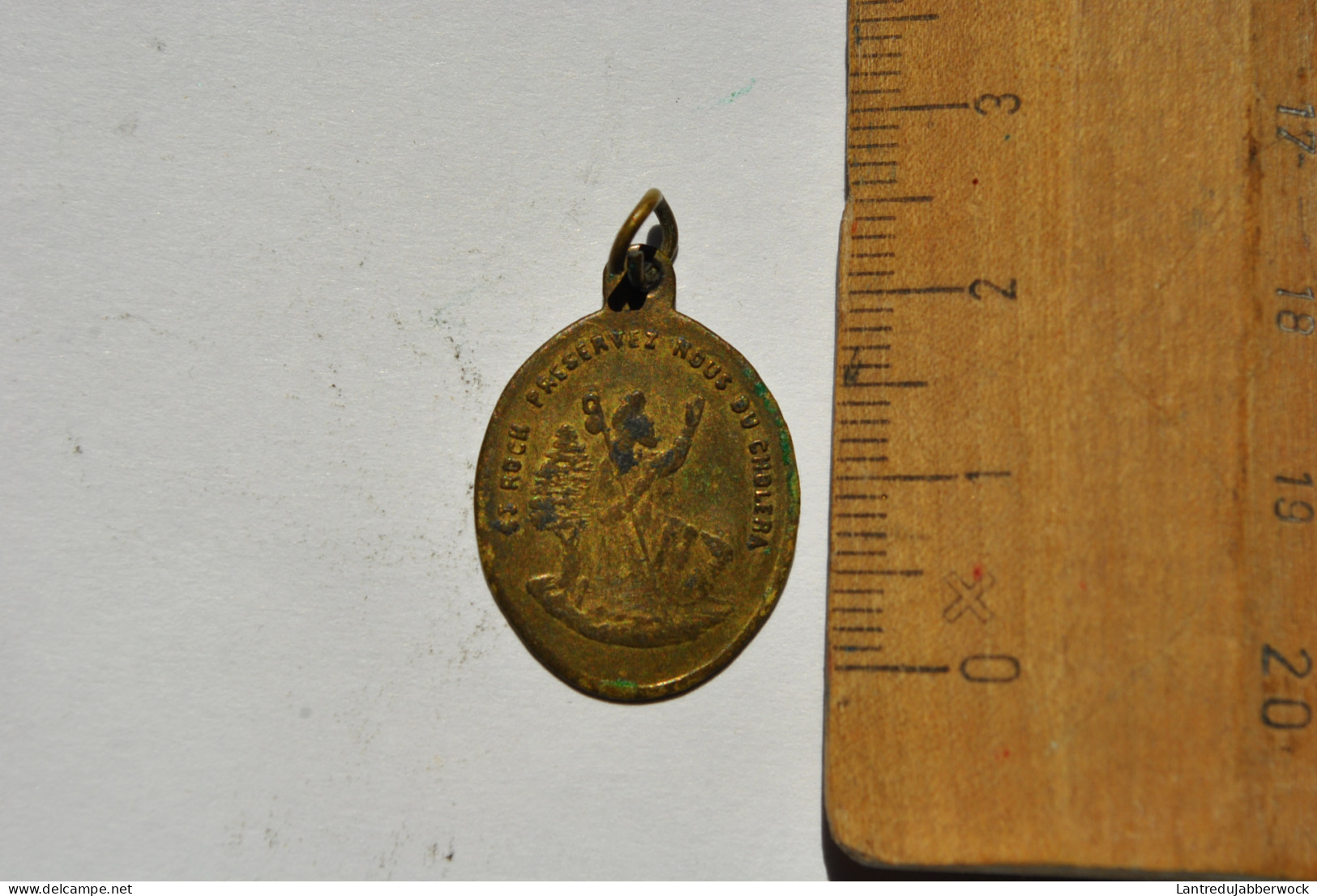 Ancienne Petite Médaille St Hubert Priez Pour Nous - Saint Roch Préservez Nous Du Choléra Pendentif Métal Souvenir - Religion & Esotérisme