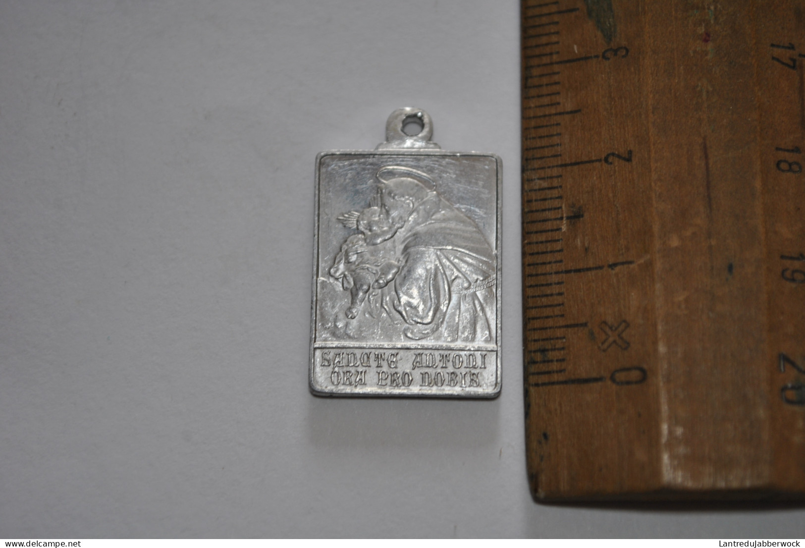 Ancienne Médaille Sancte Antoni Ora Pro Nobis - San Francisco Pendentif Aluminium Alu Souvenir - Godsdienst & Esoterisme