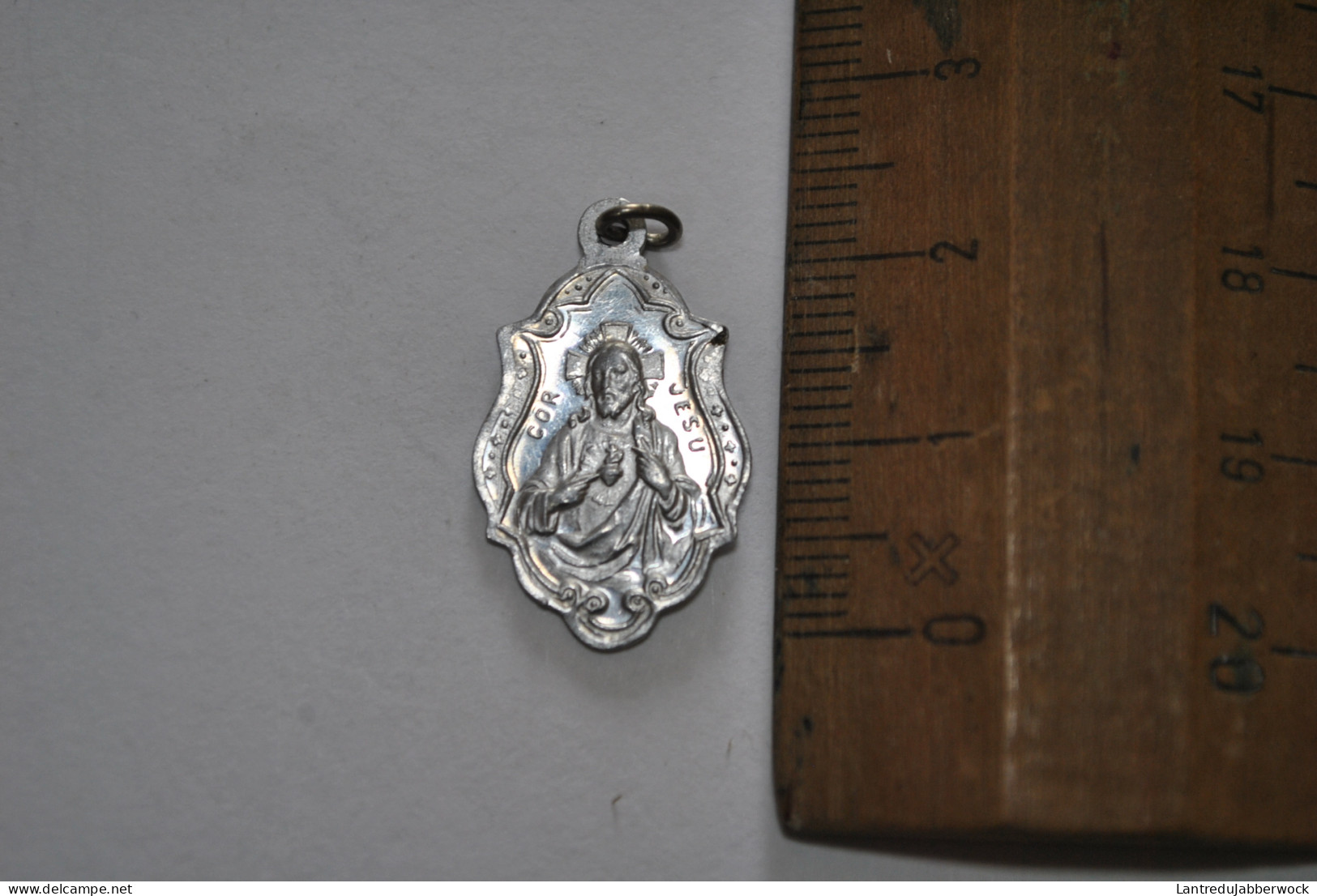 Ancienne Médaille Cor Jésu B.V DEL CARMINE - Jésus Christ Vierge Marie à L'enfant Pendentif Aluminium Alu Souvenir - Religion & Esotericism