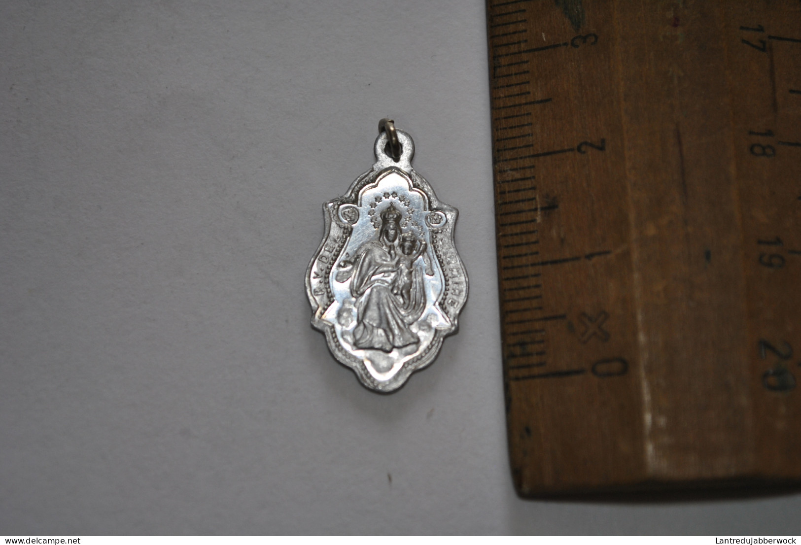 Ancienne Médaille Cor Jésu B.V DEL CARMINE - Jésus Christ Vierge Marie à L'enfant Pendentif Aluminium Alu Souvenir - Religion & Esotericism