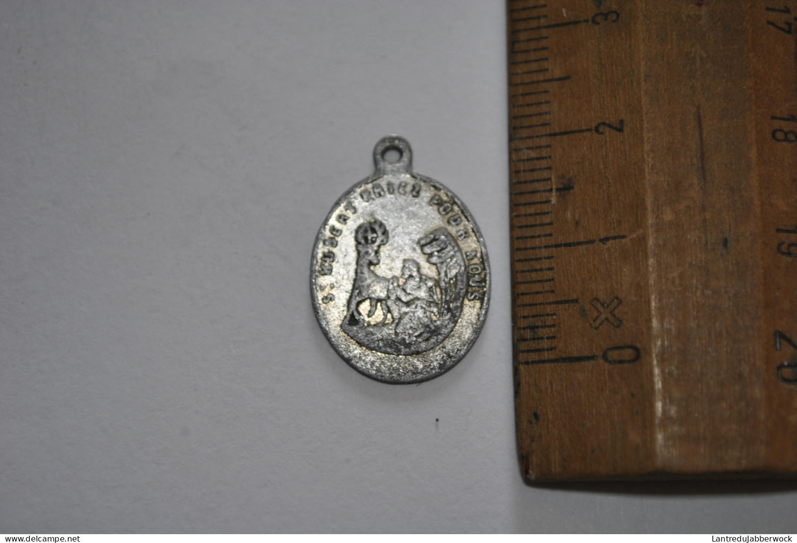 Ancienne Médaille Saint Hubert Priez Pour Nous St Roch Préservez Nous Du Choléra Pendentif Aluminium Alu Souvenir - Religion & Esotérisme