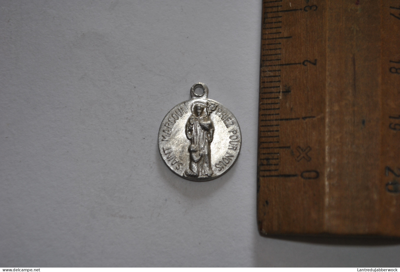 Ancienne Petite Médaille Saint Marcoul Priez Pour Nous Pendentif Alu Aluminium Souvenir - Religion & Esotericism