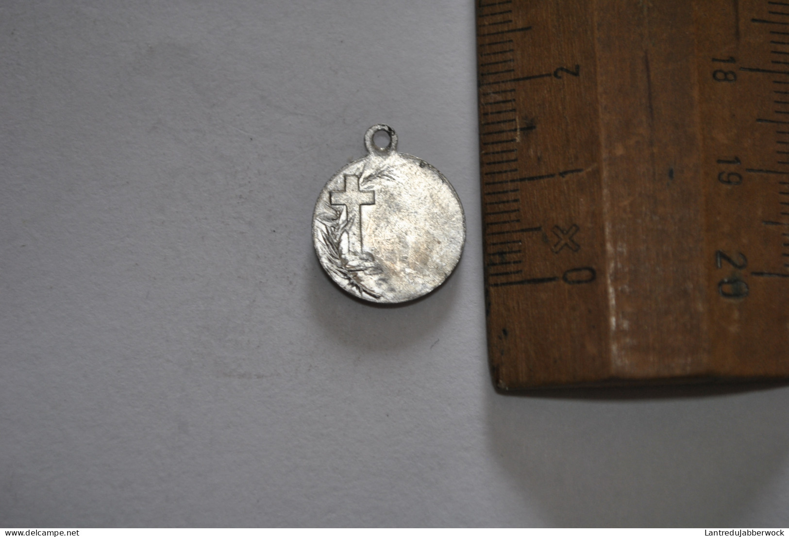 Ancienne Petite Médaille Saint Marcoul Priez Pour Nous Pendentif Alu Aluminium Souvenir - Religion & Esotericism