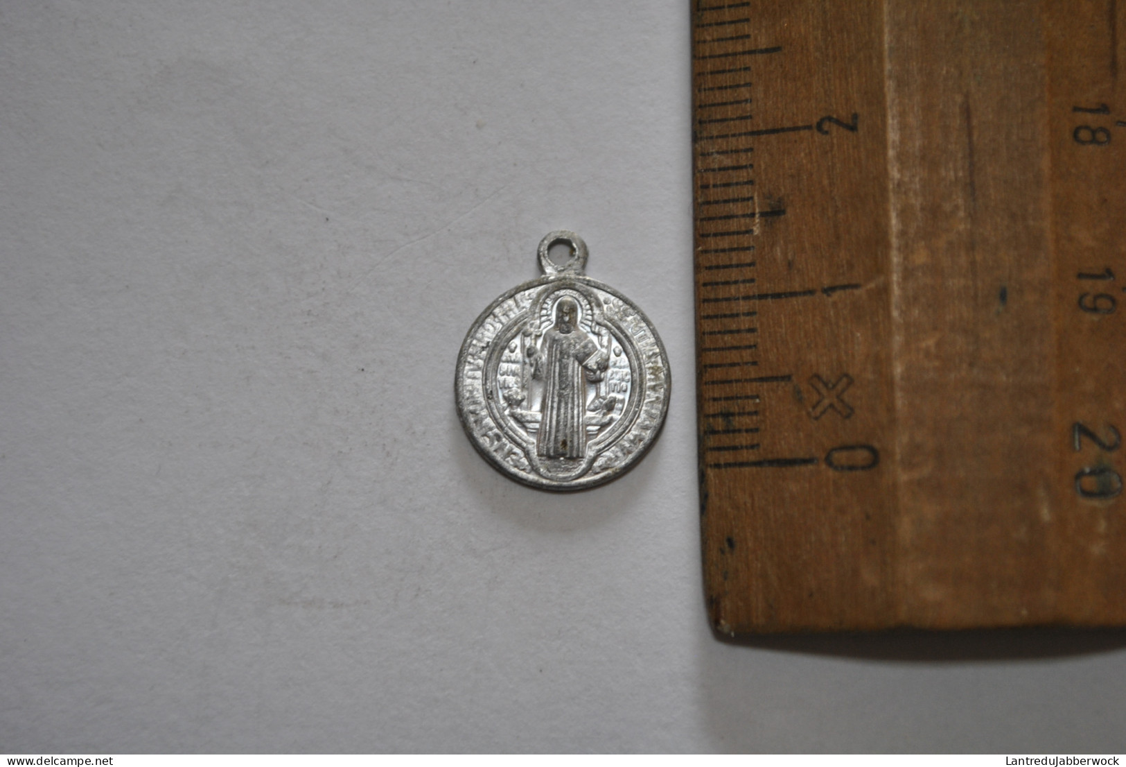 Ancienne Toute Petite Médaille Religieuse Priez Pour Nous Pendentif Alu Aluminium Souvenir écriture Illisible... - Religion & Esotérisme